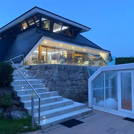 Arlington Real Estate Vigo 빌라 *